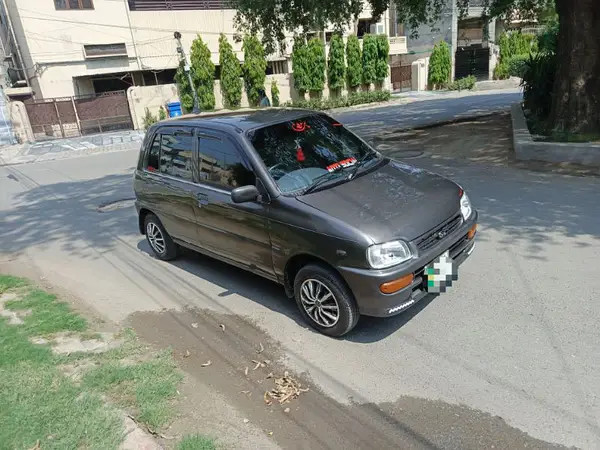 daihatsu-cuore-big-1
