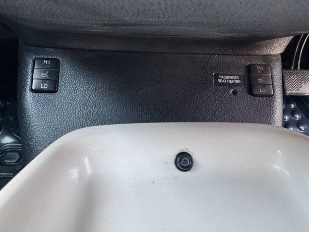 toyota-prius-20162019-big-7