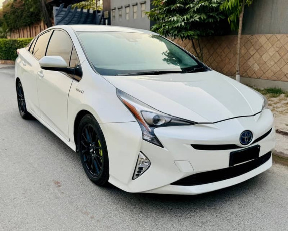 toyota-prius-20162019-big-0