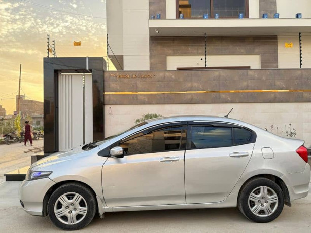 honda-city-ivtec-2016-big-10