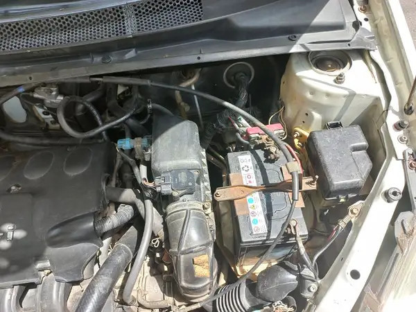 toyota-vitz-2003-big-2