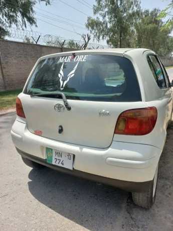 toyota-vitz-2003-big-6