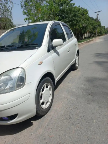 toyota-vitz-2003-big-7