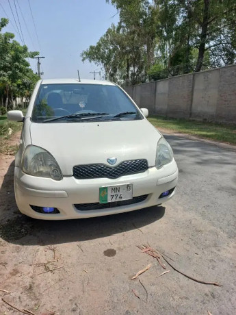toyota-vitz-2003-big-9