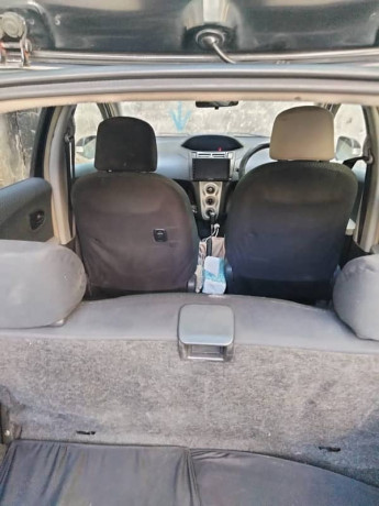toyota-vitz-2010-big-7