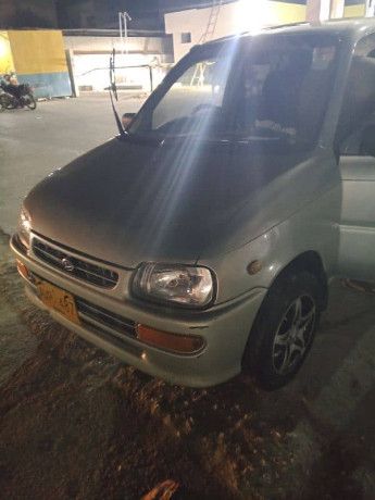 daihatsu-cuore-2011-big-4