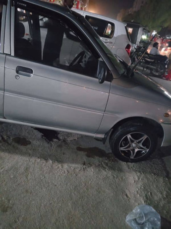 daihatsu-cuore-2011-big-5