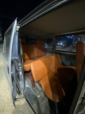 nissan-clipper-2011-big-11