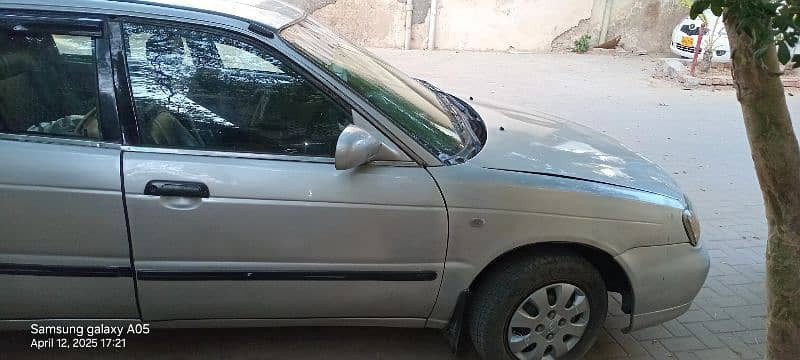 suzuki-baleno-2004-big-11