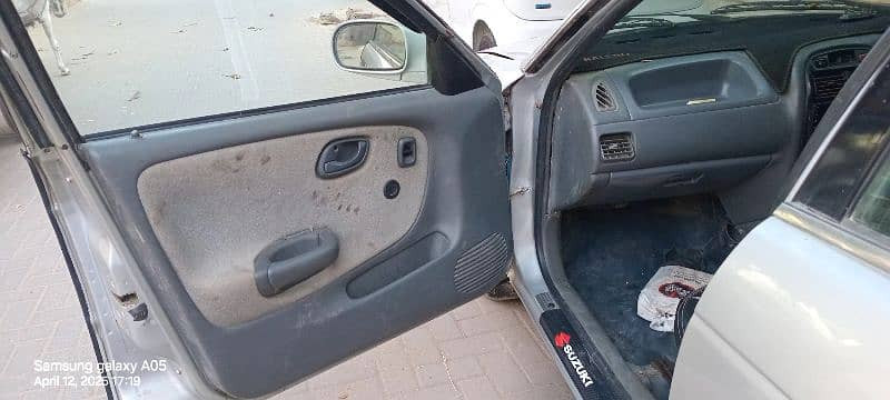 suzuki-baleno-2004-big-19