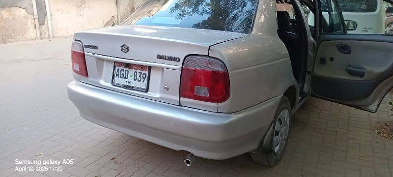 suzuki-baleno-2004-big-17