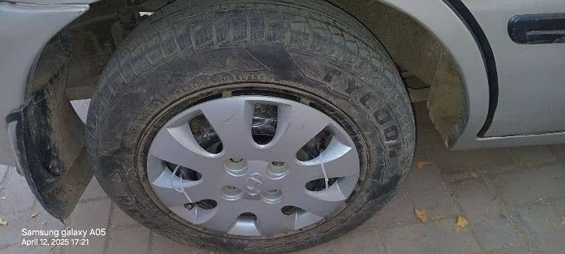 suzuki-baleno-2004-big-13