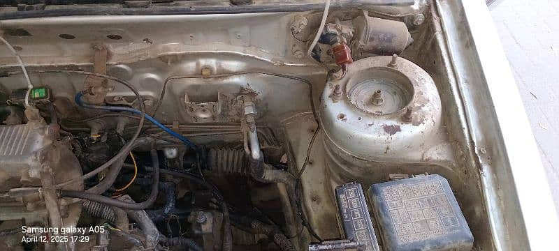 suzuki-baleno-2004-big-6