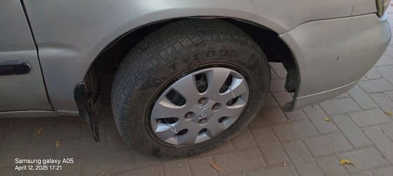 suzuki-baleno-2004-big-12