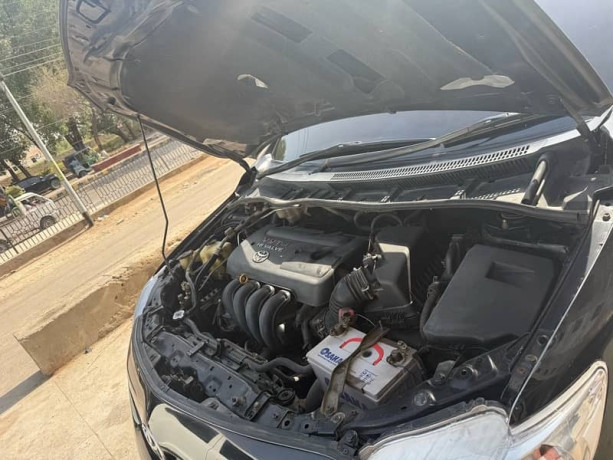 toyota-corolla-altis-2009-big-15