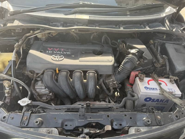 toyota-corolla-altis-2009-big-16