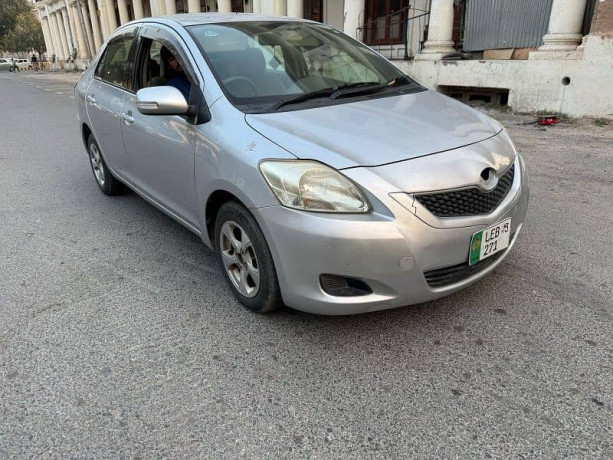 toyota-belta-2009-big-2