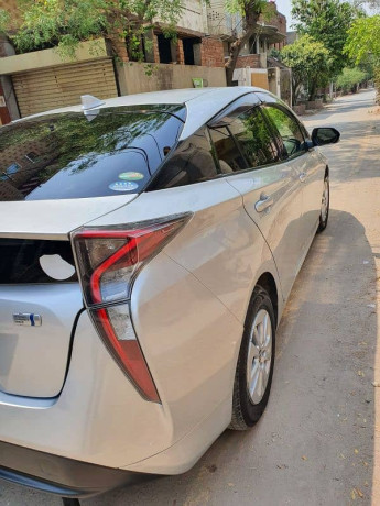 toyota-prius-201820212023reg-big-3