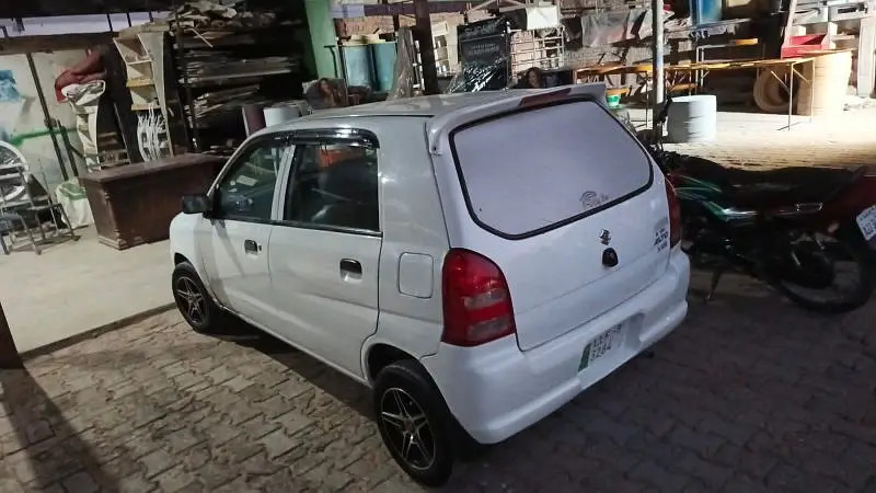 suzuki-alto-2008-big-0