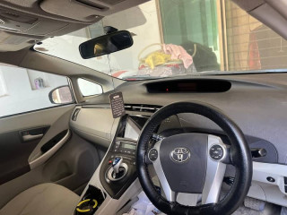 toyota-prius-2011
