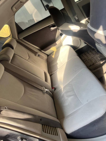 toyota-prius-2011-big-14