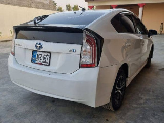 toyota-prius-s