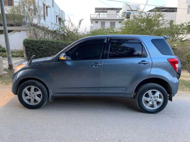 toyota-rav4-awd-hybrid-big-4