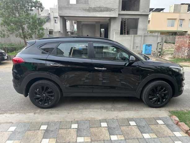 hyundai-tucson-hybrid-signature-big-3