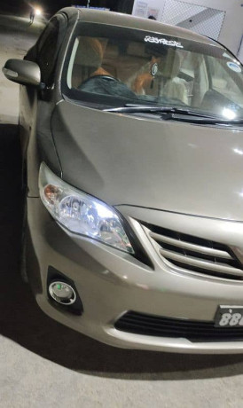 toyota-corolla-gli-2014-big-0