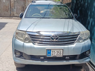 toyota-fortuner-27-v