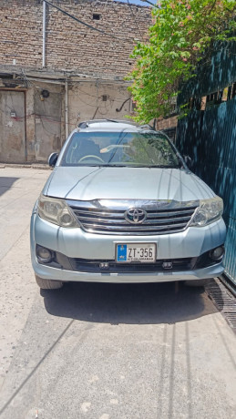 toyota-fortuner-27-v-big-0