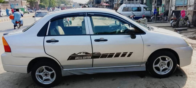 suzuki-liana-rxi-big-2