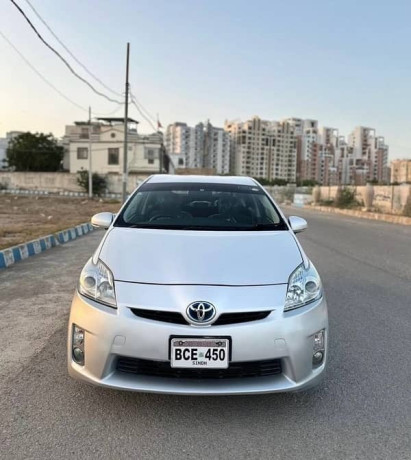 toyota-prius-18-model-201114-big-0
