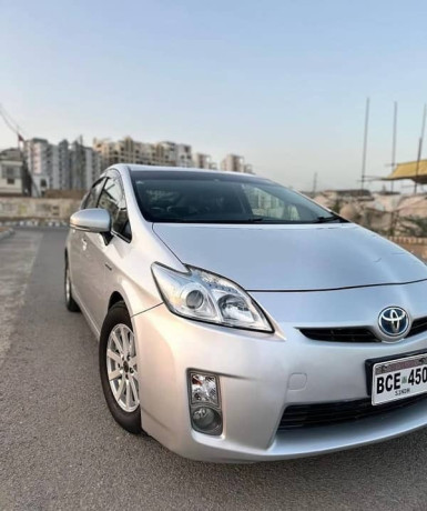 toyota-prius-18-model-201114-big-1