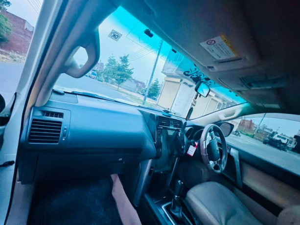 toyota-prado-tx-27-2009-big-11