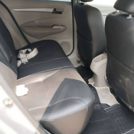 honda-city-13-i-vtec-2017-big-10