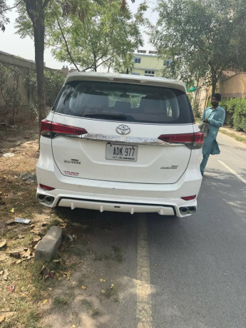 toyota-fortuner-27-vvti-2017-model-big-8