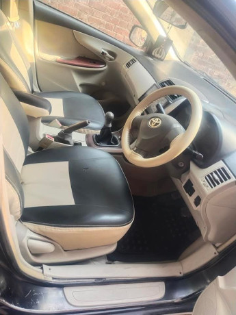 toyota-corolla-altis-x-manual-16-big-9