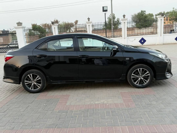 toyota-corolla-altis-16-x-cvt-i-big-5