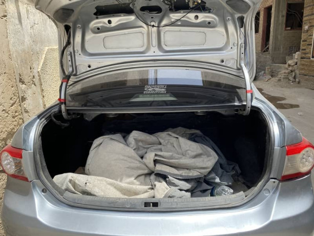 corolla-gli-2011-model-big-1