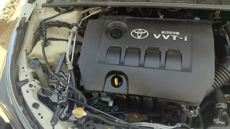 toyota-corolla-altis-2017-big-7