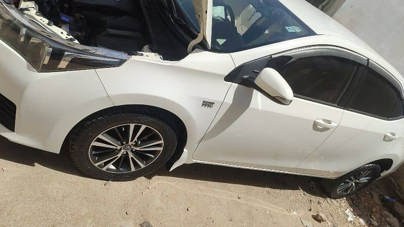 toyota-corolla-altis-2017-big-3