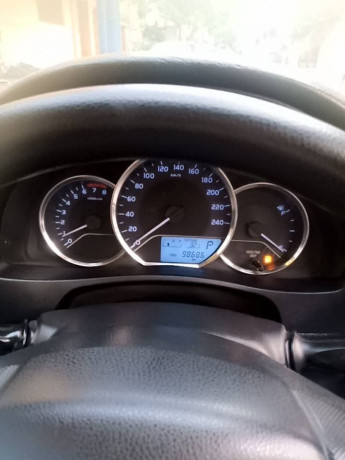 toyota-corolla-altis-16-x-cvt-i-big-5