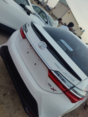 toyota-corolla-altis-16-x-cvt-i-big-1
