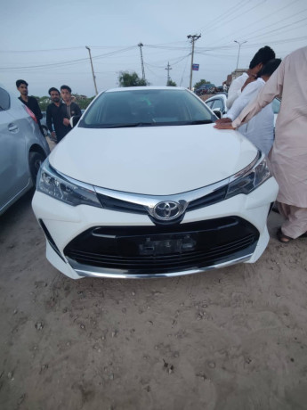 toyota-corolla-altis-16-x-cvt-i-big-0