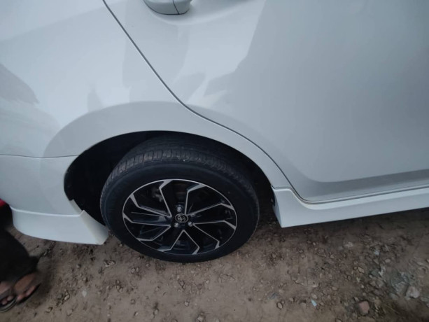 toyota-corolla-altis-16-x-cvt-i-big-8