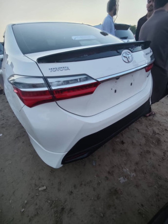 toyota-corolla-altis-16-x-cvt-i-big-5