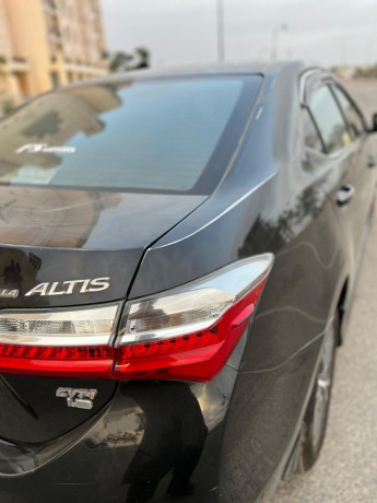 toyota-corolla-altis-grande-x-cvt-i-18-black-interior-big-6