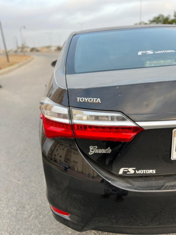 toyota-corolla-altis-grande-x-cvt-i-18-black-interior-big-7