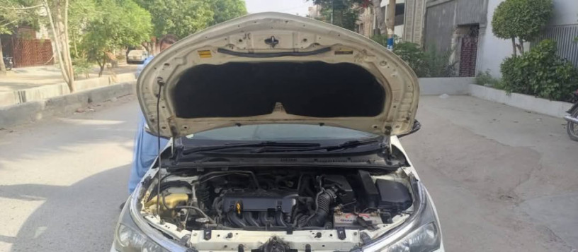 toyota-corolla-altis-x-manual-16-big-7